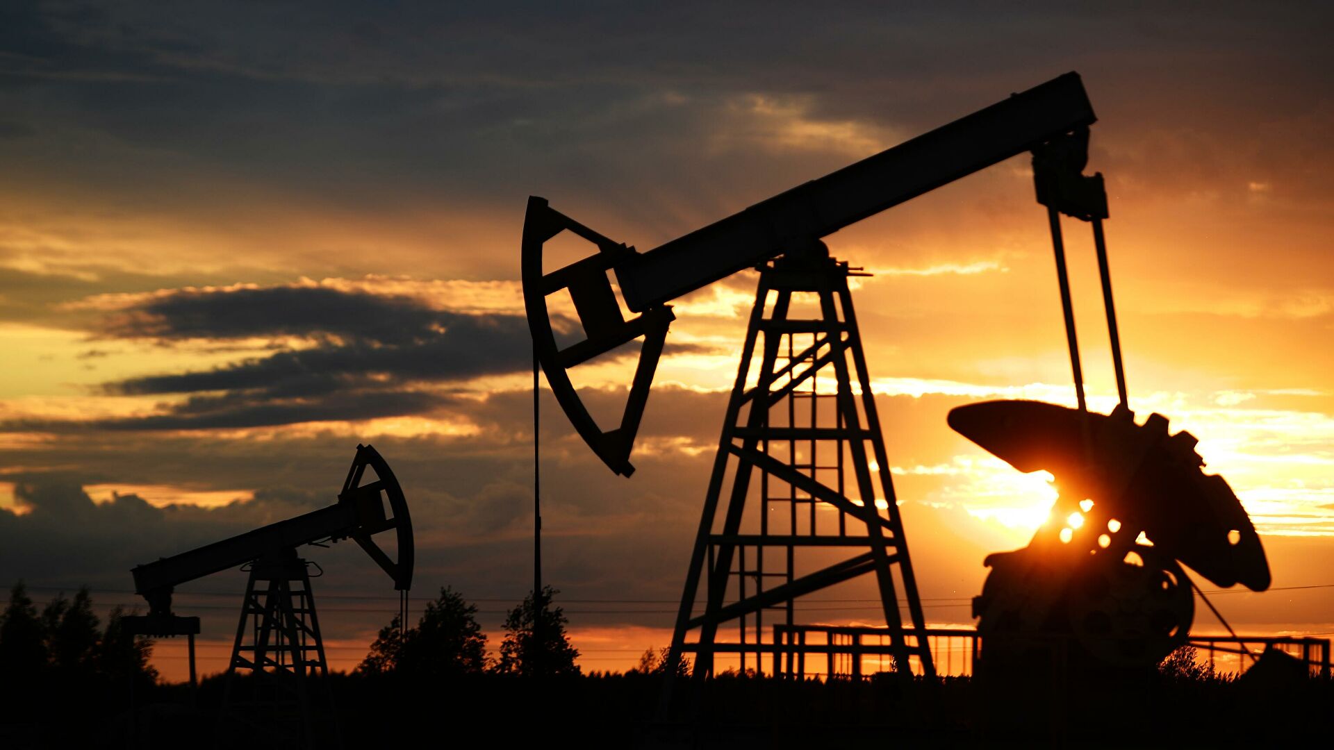 Экспорт нефти из Саудовской Аравии рекордно увеличился