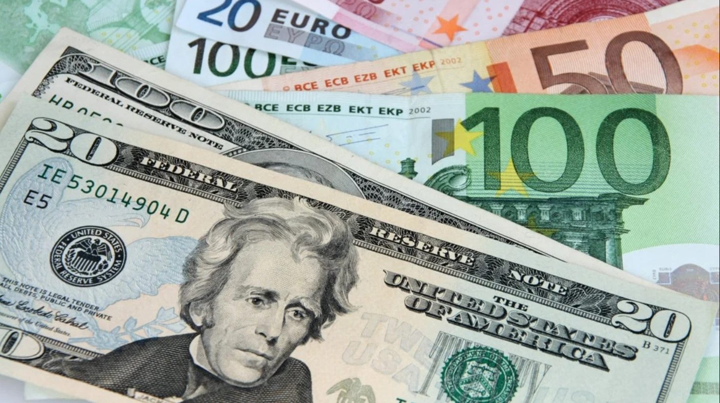 25 серпня: курси валют для операцій із готівкою та картками
