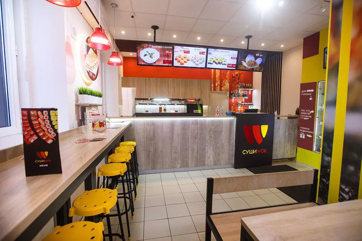 Суши вок уфа. Пиццерия на вынос интерьер. Суши развилка. Японская кухня. Самые вкусные роллы.